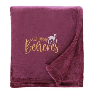 This House Believes Christmas Snuggle Blanket Shimmering Plum