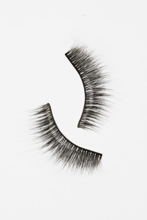 Titter Fluttery False Lashes | Bettie Page Lingerie