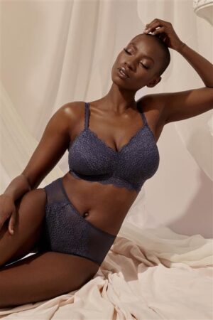 Emma Navy Ultimate Comfort Wireless Bra | UK 32B | Deja Day