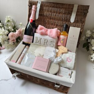 Bridal Pamper & Champagne Gift Set for Brides