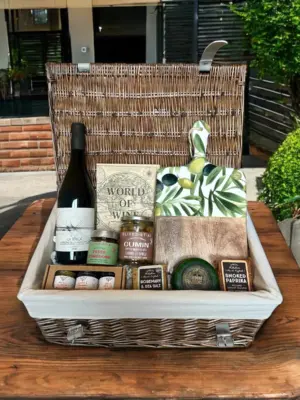 Gourmet Amarone & Cheese Hamper - Perfect Wine & Cheese Gift