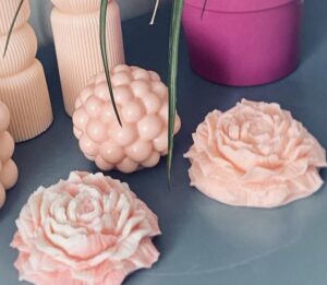 Olga Flower Candle - Handmade Scented Decor for Your Space