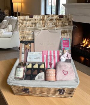 Pampering Gift Box: Ultimate Relaxation and Self-Care Kit
