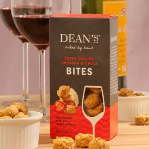 Extra Mature Cheddar Biscuit Bites with Chilli Flavor