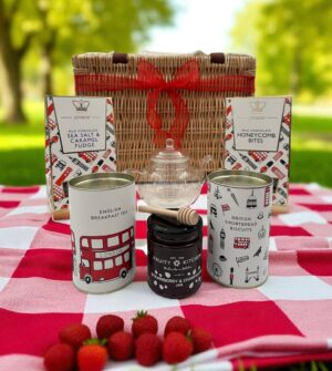 English Tea and Treats Hamper