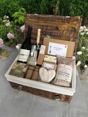 Amarone in the Garden - Luxurious Cottage Garden Hamper