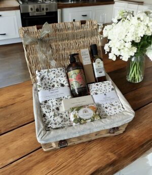 New Home Welcome Gift Set for a Warm and Inviting Space