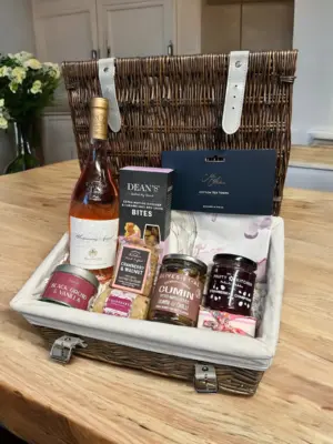 Whispering Angel Rosé Hamper: Delightful Gift Set
