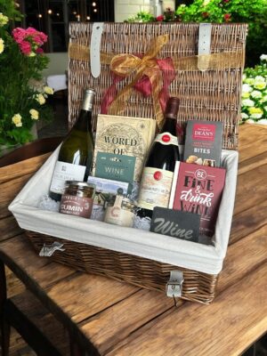 Luxury Wine Hamper - The Wine Buff Gift Set for Wine Lovers