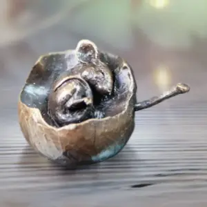 Richard Cooper 2063 Butler and Peach Miniature Bronze Mouse in Apple