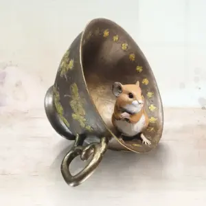 Richard Cooper 254BR Four Leaf Clover - Cold Cast Bronze Mouse in Tea Cup