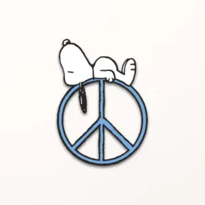 Magpie MA1642 Peanuts Snoopy Good Vibes Enamel Pin - Peace