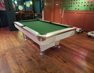 Signature Lincoln American Pool Table - White Formica 7ft: Warehouse Clearance